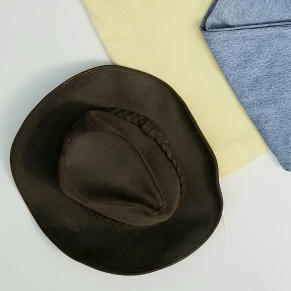 FIND THESE BEAUTIES & SO MUCH MORE IN MY CLOSET! - Picture 5 of 5